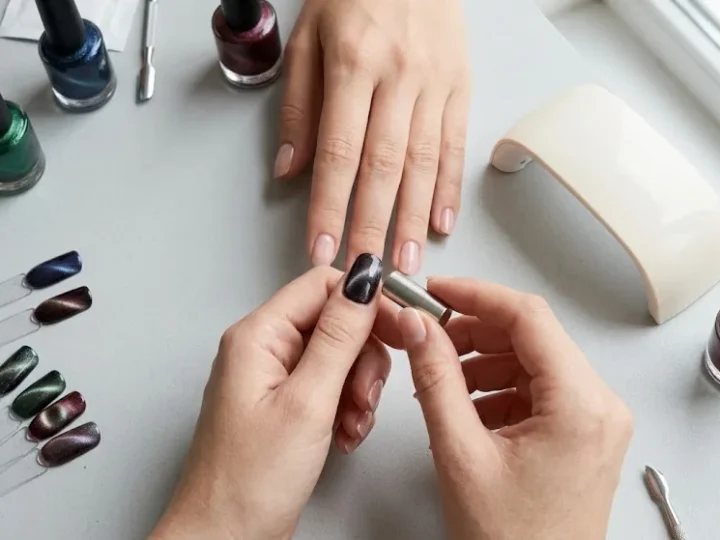 Cat Eye Nail Polish: The Complete Guide to the Magnetic Shimmer Effect