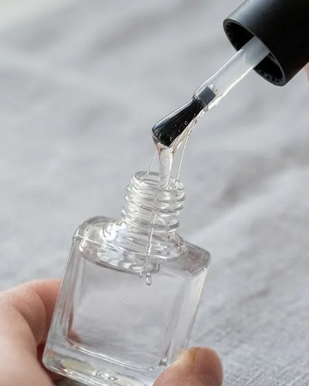 Detail view of how to tell if your bottle needs thinner at all